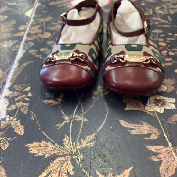 Gucci Burgundy and Green Patterned Flats - Picture 3 of 8
